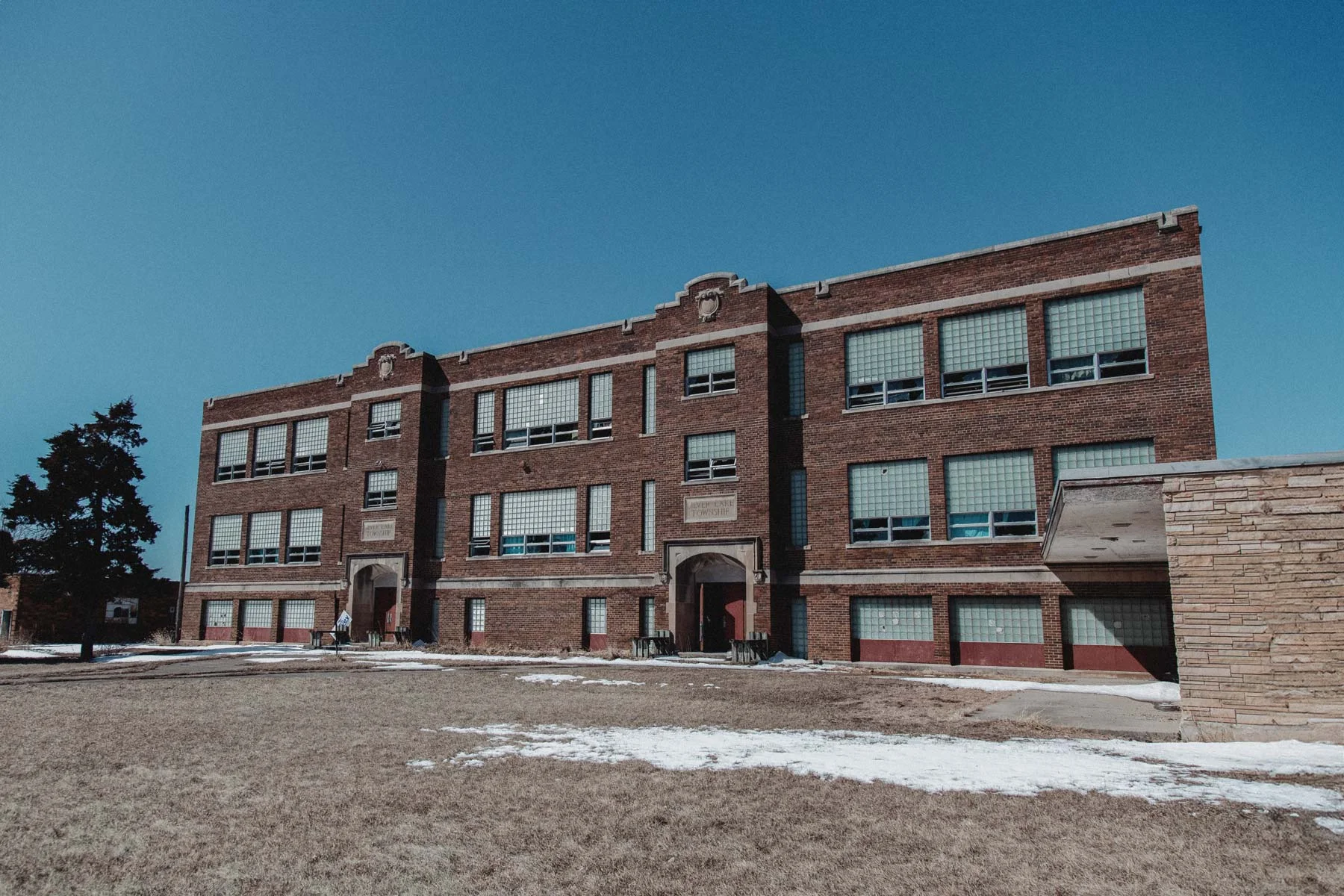 Abandoned Ayrshire Consolidated School exterior in Iowa