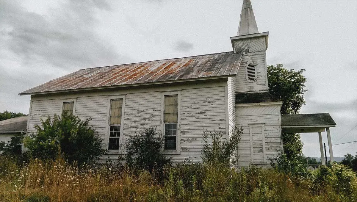 2014 exterior photograph of Cadis Baptist Church captured by Matt Genovese
