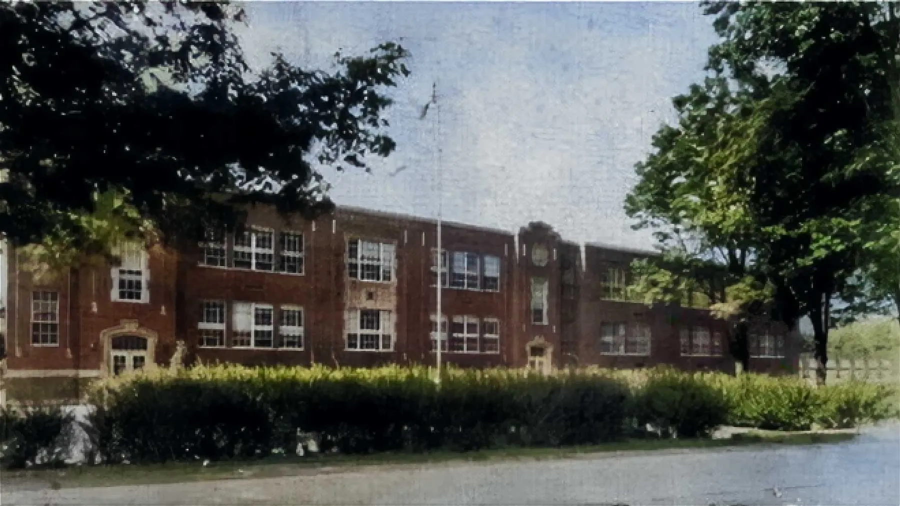 1950s exterior photograph of Charlotte Kenyon Elementary School