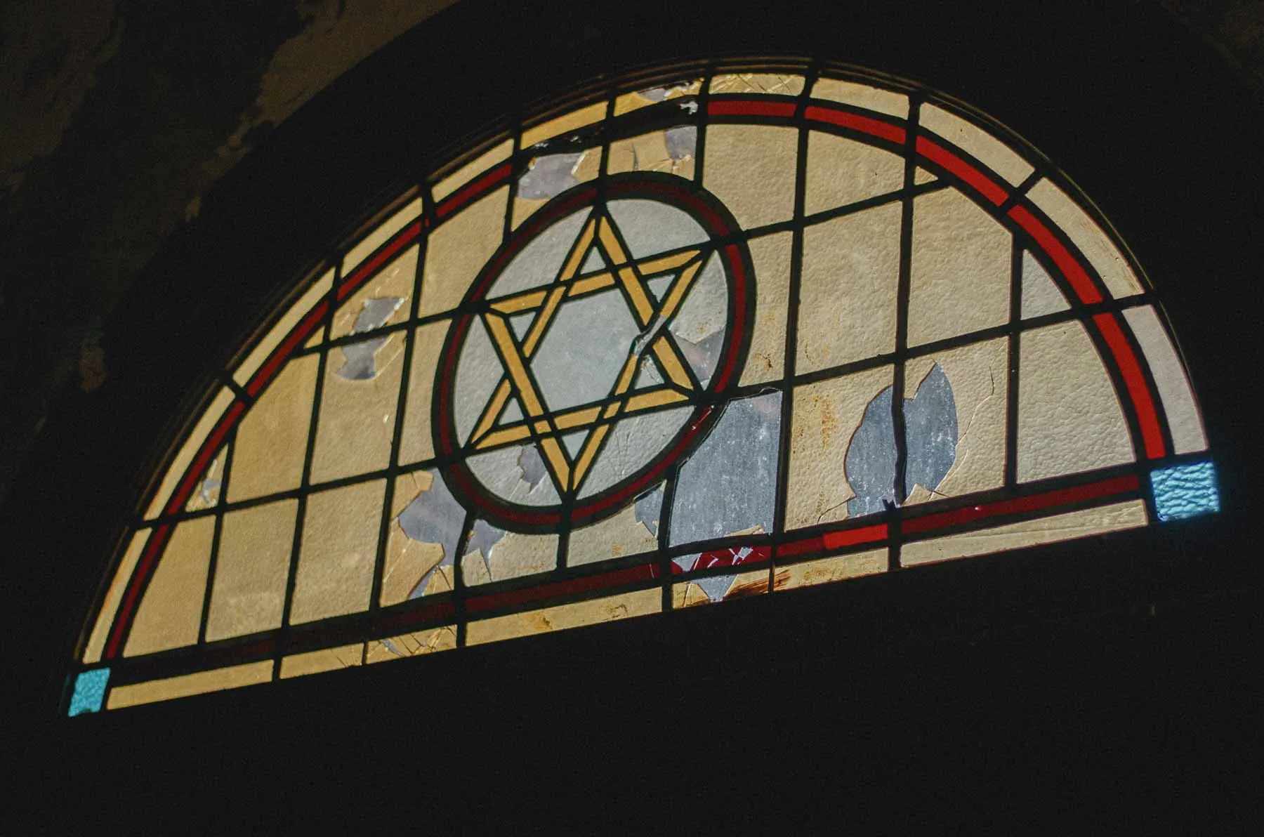 Close view of Star of David stained glass window at Congregation B'Nai Israel