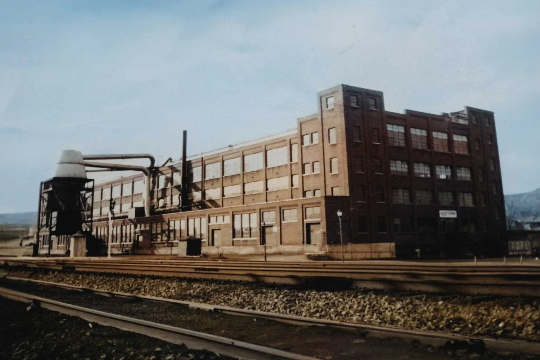 January 1946 photograph of workers entering the Fair Play Factory in West Endicott