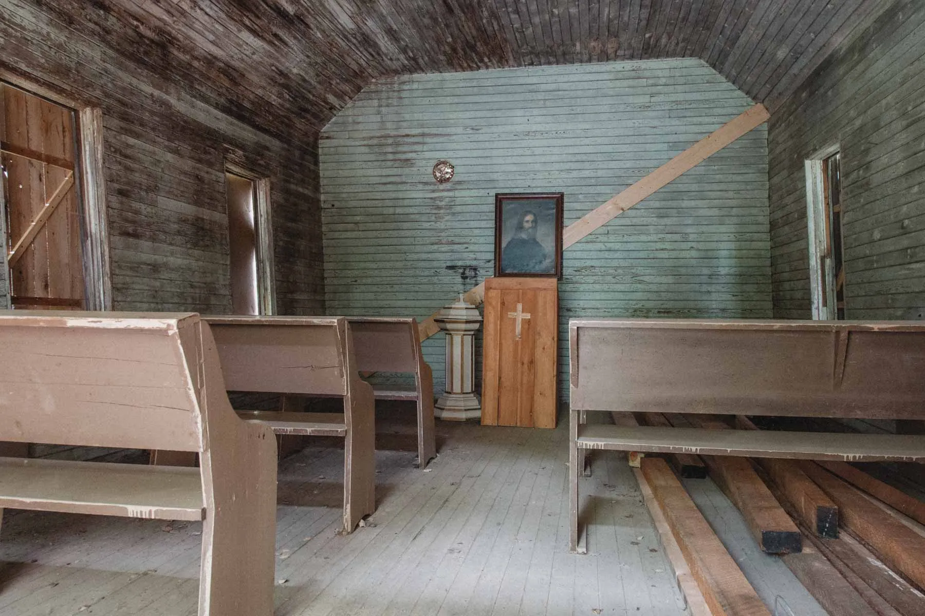 Sunlight filtering into the sanctuary of the Estonian Evangelical Martin Luther Church
