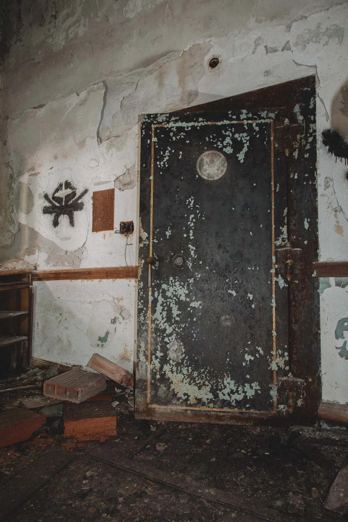 Vault with the Great Seal inside the Gary United States Post Office