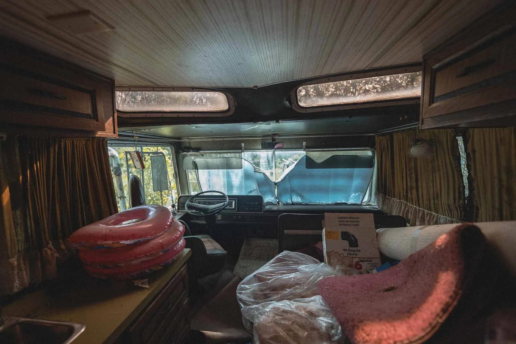 Interior view of the Starcraft Starcruiser motorhome